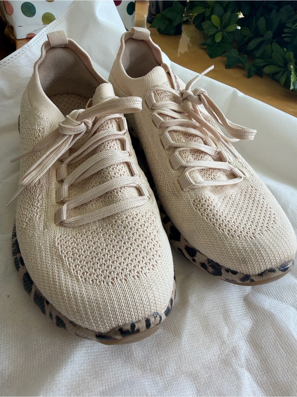 Aertrex Light Beige Knit Lace-Up Women’s Sneakers with Leopard Sole